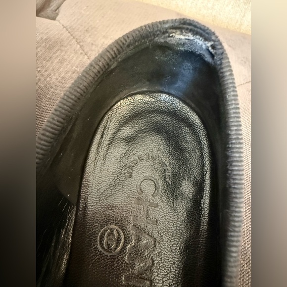 CHANEL Black Quilted Leather Ballet Flats with White CC Appliqué - Picture 3 of 11